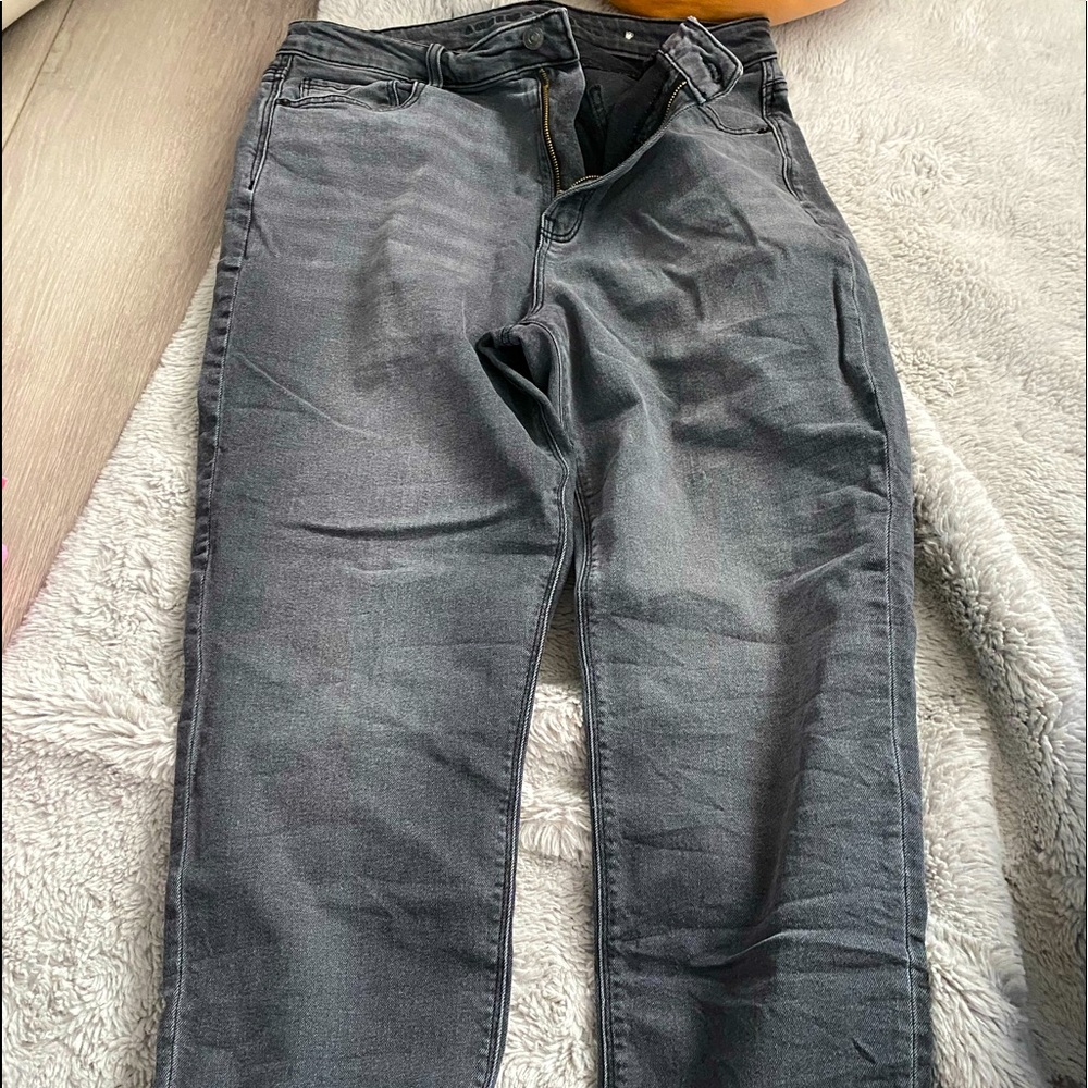 American Eagle black mom jeans